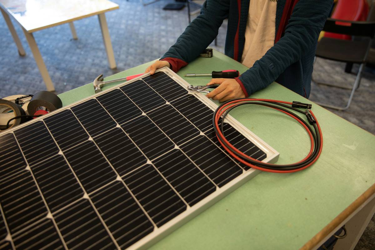 MPPT Solar Charge Controller Manual: 7 Proven Tips to Avoid Costly Mistakes